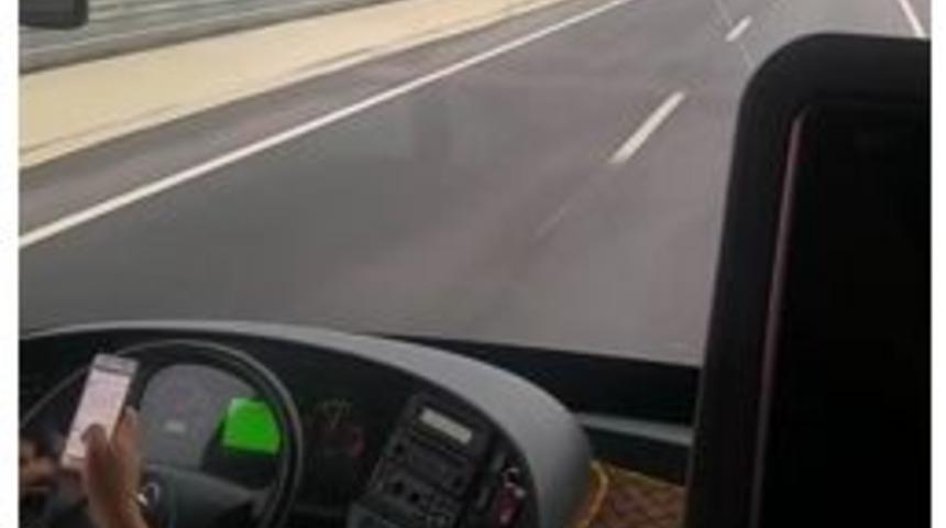 Otob&uuml;s Şof&ouml;r&uuml; Yolcuların Canını Hi&ccedil;e Saydı