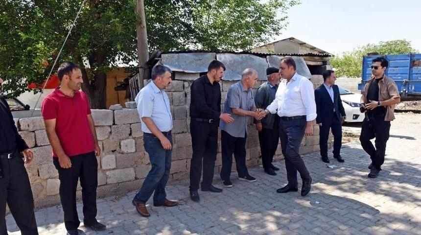 Vali Tekinarslan Şehit Ailesini Ziyaret Etti