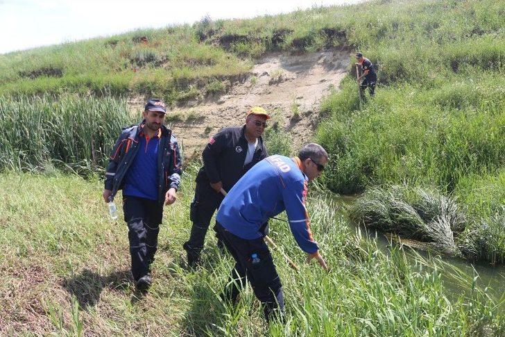 Ağrı’da Köye Bayramlaşmaya Giden Ailenin Çocuğu Kayboldu G5