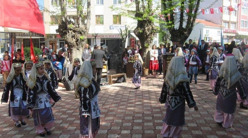 Sandıklı&rsquo;da 23 Nisan Coşkusu