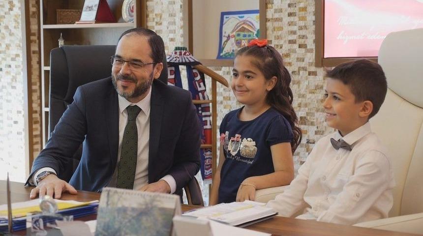 Başkan Ayaz, Koltuğunu &Ccedil;ocuklara Bıraktı