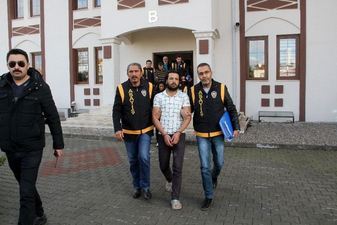 Kocasını Dostuna &Ouml;ld&uuml;rt&uuml;p, Timsah G&ouml;zyaşları D&ouml;kt&uuml;