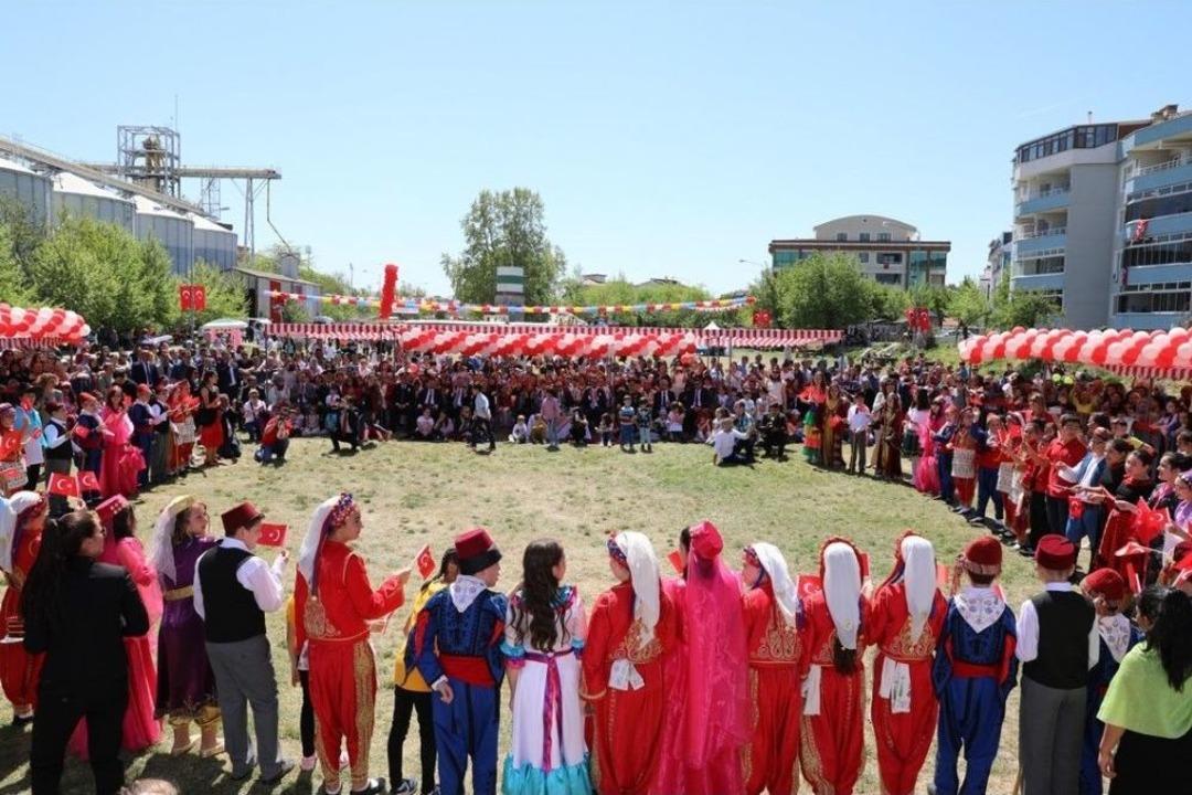 Kırklareli&rsquo;de 23 Nisan Coşkuyla Kutlandı