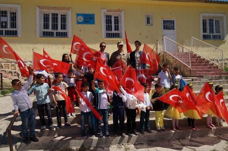 Batman’da Gazi Ve Şehit Çocukları 23 Nisan’ı Askerlerle Kutladı G3