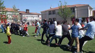 Çocukla Çocuk Oldular