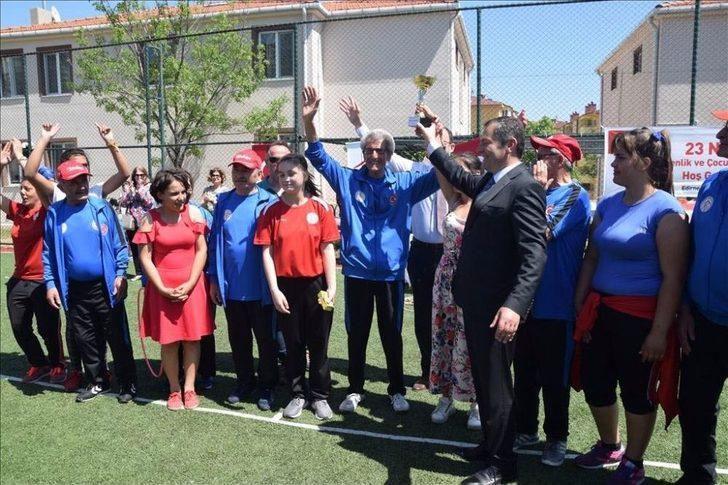 Çocukla Çocuk Oldular G3