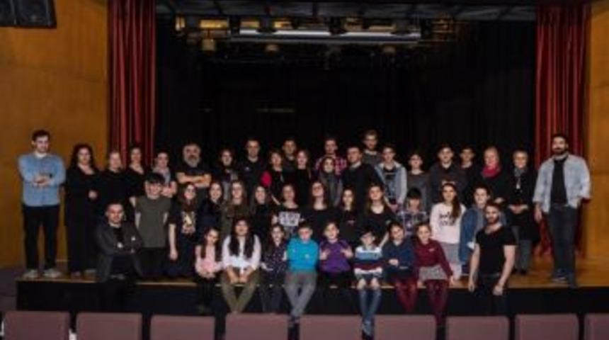 Geleceğin Tiyatrocuları Eyüpsultan’da Yetişiyor