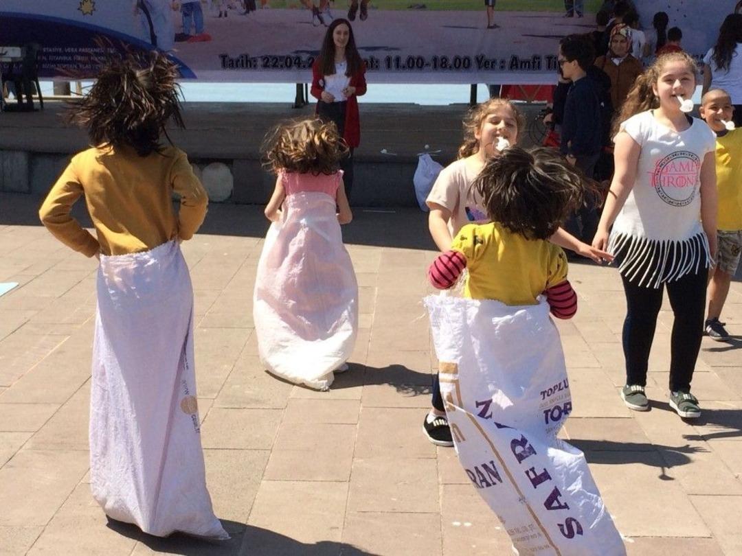 Be&uuml; &Ouml;ğrencilerinden &Ccedil;ocuk Şenliği Etkinliği