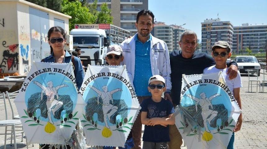 Efeler Belediyesi 23 Nisan’da Gökyüzünü Süsledi