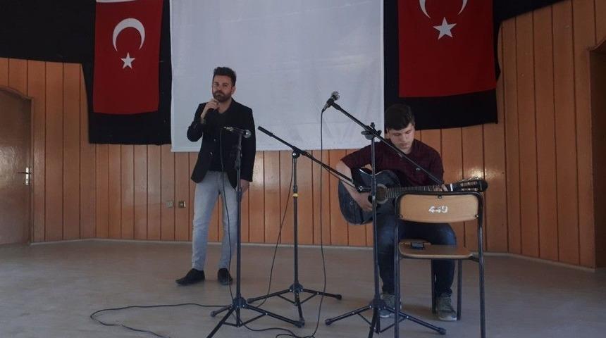 Hisarcık&rsquo;ta M&uuml;zik Dinletisi