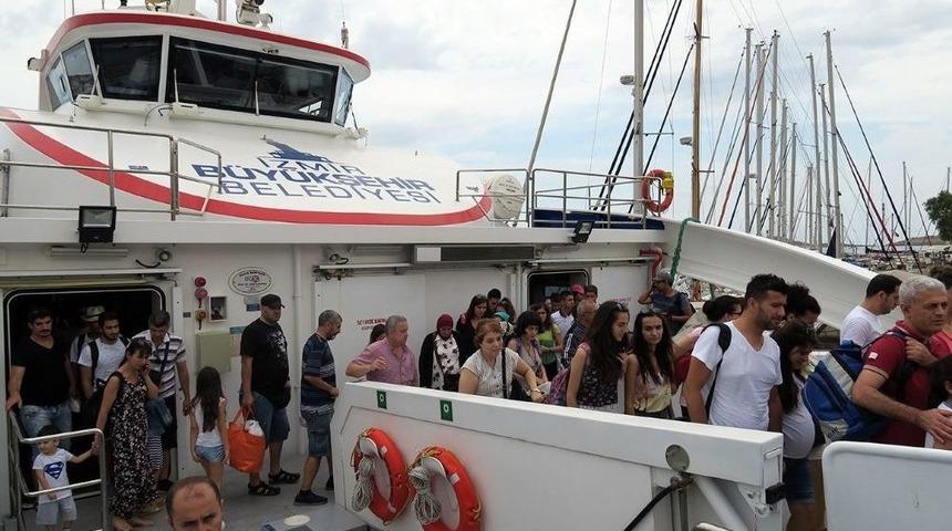 Fo&ccedil;a&rsquo;ya Gemi İle Ulaştılar