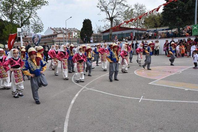 Sinop’ta Öğrencilerden Atatürk İmzası Koreografisi