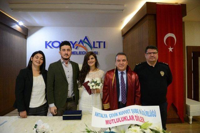 Konyaaltı’da 2017’de 145’i Yabancı Bin 8 Nikah Kıyıldı