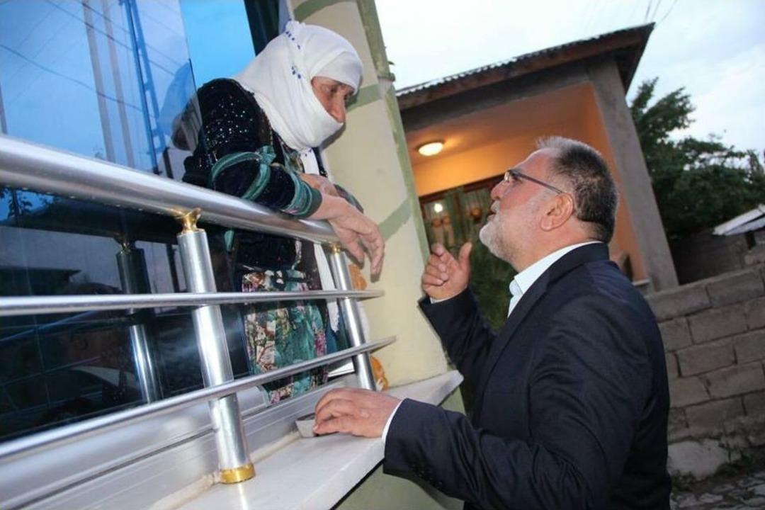 Ak Parti Van Milletvekili Adayı G&uuml;la&ccedil;ar&rsquo;dan Bayram Ziyaretleri