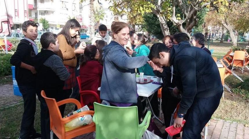 Yaşlıevi&rsquo;ne S&uuml;rpriz Ziyaret