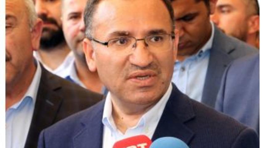 Bozdağ: "namazda G&ouml;zleri Olsaydı Ezan Vakitlerini De Bilirlerdi"