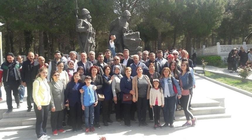 Salihli&rsquo;de İki Odadan &Ccedil;anakkale Gezisi