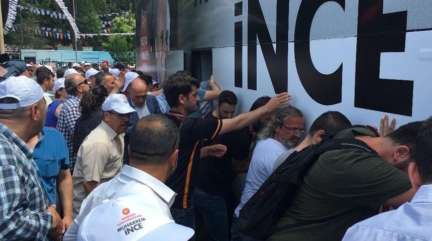 (&ouml;zel) Muharrem İnce&rsquo;nin Otob&uuml;s&uuml; &Ccedil;amura Saplandı