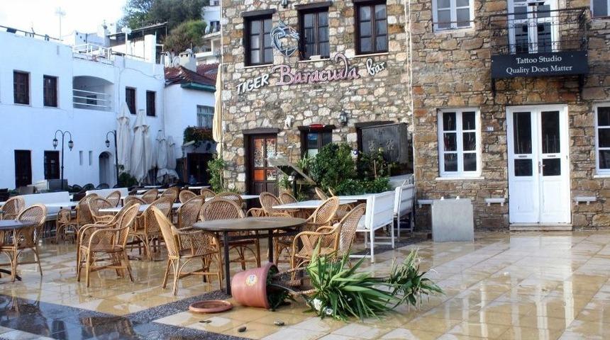 Marmaris&rsquo;te Kuvvetli Fırtına Hayatı Olumsuz Etkiledi