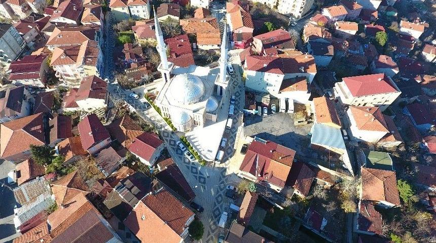 Beykoz&rsquo;daki Yenimahalle Şeref Yıldız Camii Sokakları Taşla Kaplandı