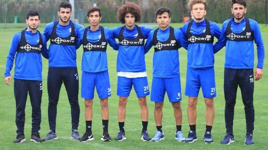 Adana Demirspor&rsquo;da 9 Gen&ccedil; Futbolcu Kampa &Ccedil;ağrıldı