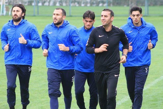 Adana Demirspor’da 9 Genç Futbolcu Kampa Çağrıldı