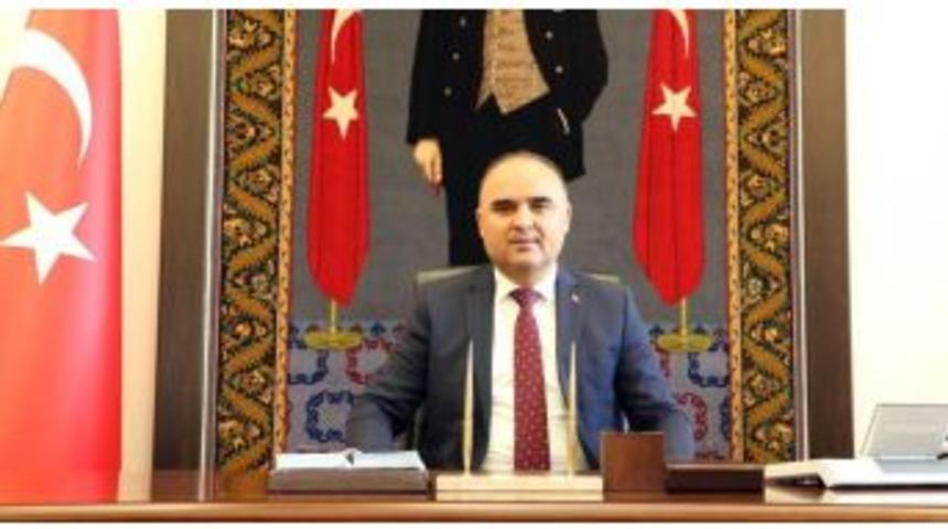 Isparta Valisi G&uuml;naydın&rsquo;dan Milli Duygu Vurgulu Yeni Yıl Mesajı