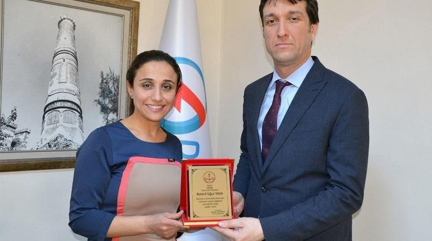 Okul M&uuml;d&uuml;r&uuml;, 890 &Ouml;ğrenci Adına Dicle Elektrik&rsquo;e Teşekk&uuml;r Etti