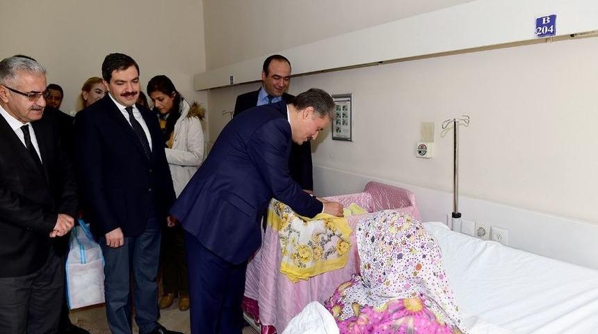Malatya&rsquo;da 3 Yılda Yeni Doğan 3 Bin 400 Bebeğe Hediye