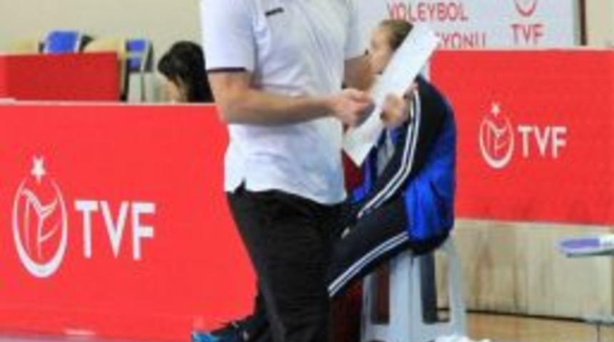 Salihli Belediyespor&rsquo;da Baş Antren&ouml;r İle Yollar Ayrıldı