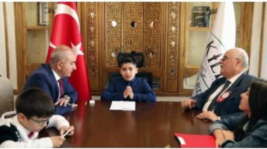 Belediye Başkanı Hasan Kara Koltuğunu Devretti