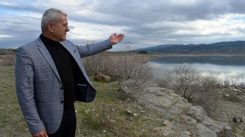 Avşar Barajı&rsquo;nda D&uuml;şen Su Seviyesi &Uuml;reticiyi Endişelendiriyor