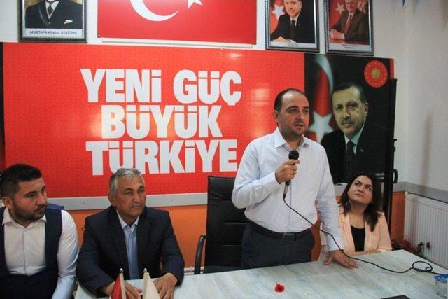 Ak Parti’li Baybatur, Sarıgöl Teşkilatıyla Bayramlaştı