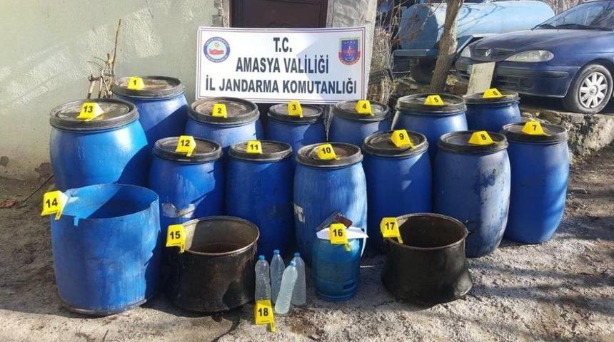 Amasya&rsquo;da 3 Bin 291 Litre Ka&ccedil;ak İ&ccedil;ki Ele Ge&ccedil;irildi