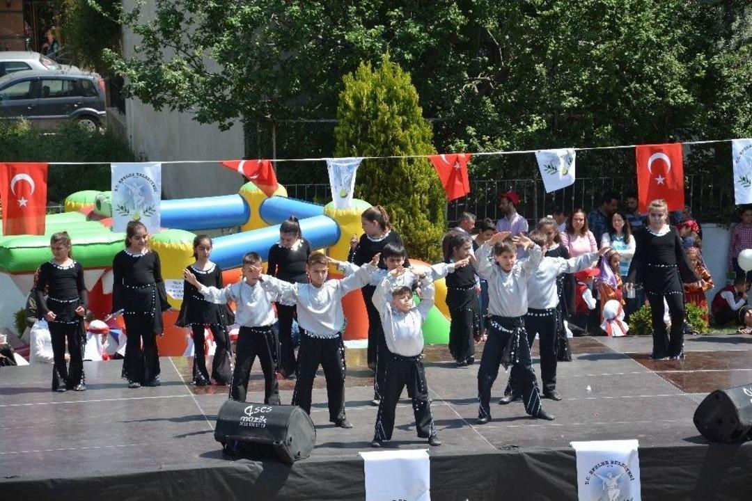 Efeler&rsquo;de 23 Nisan Coşkusu