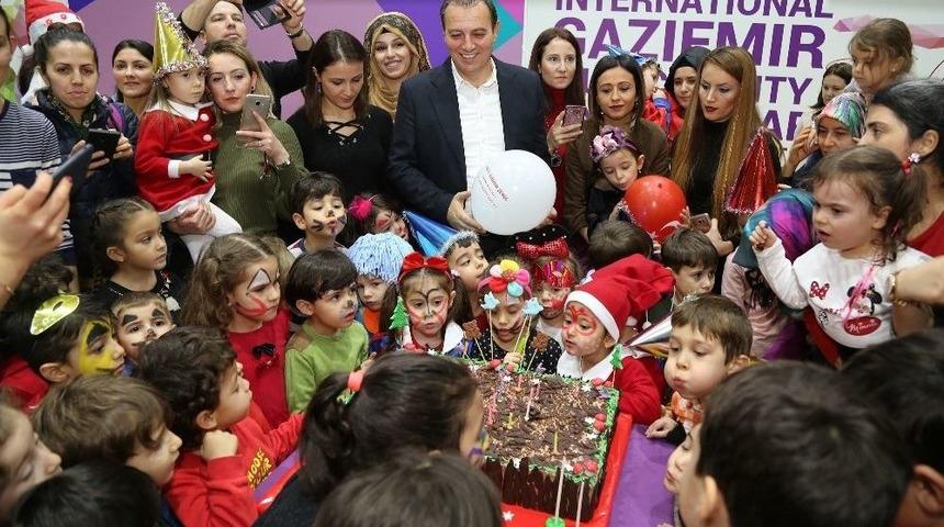 Gaziemir&rsquo;de Neşeli Yeni Yıl Partisi