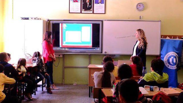 Uşak’ta ’aile İçi İletişimsizlik’ Konulu Sosyal Sorumluluk Kampanyası Gerçekleşti