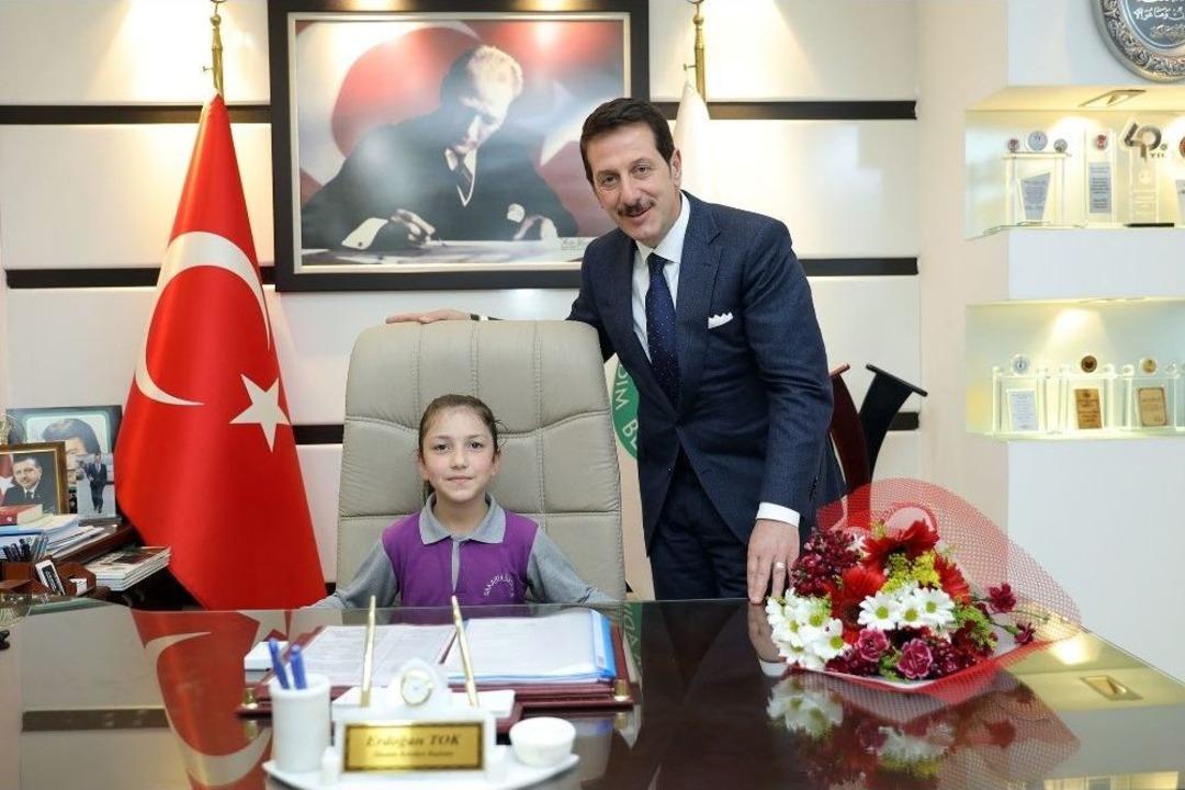 İlkadım Belediye Başkanı Tok Koltuğunu Minik Rana&rsquo;ya Devretti