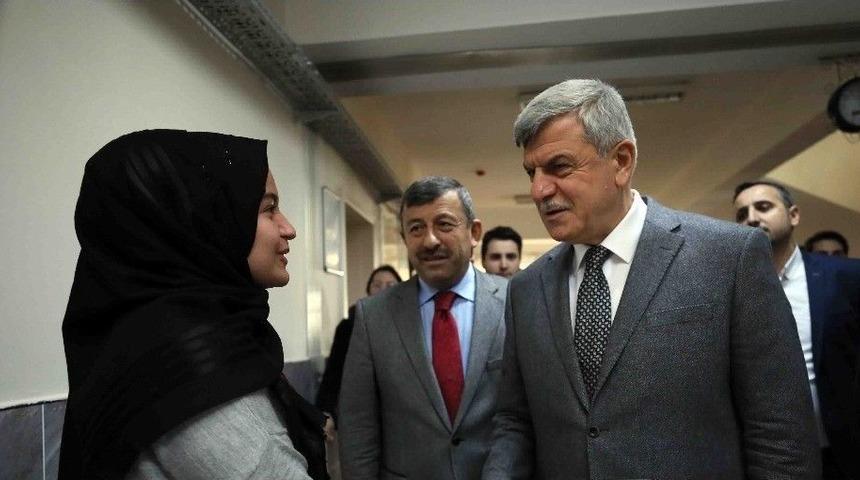 Başkan Karaosmanoğlu, &ldquo;eğitime Katkımız Artarak Devam Edecek&rdquo;