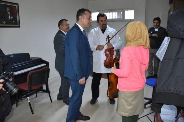 Vali Büyükakın’dan Bilim Ve Sanat Merkezi’ne Ziyaret