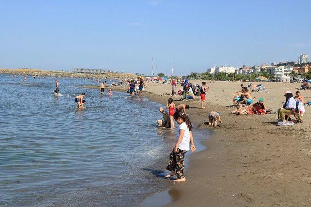 Türkiye’nin 4 Bir Yanından Gelen Turistler Samsun’da Denizin Tadını Çıkardı