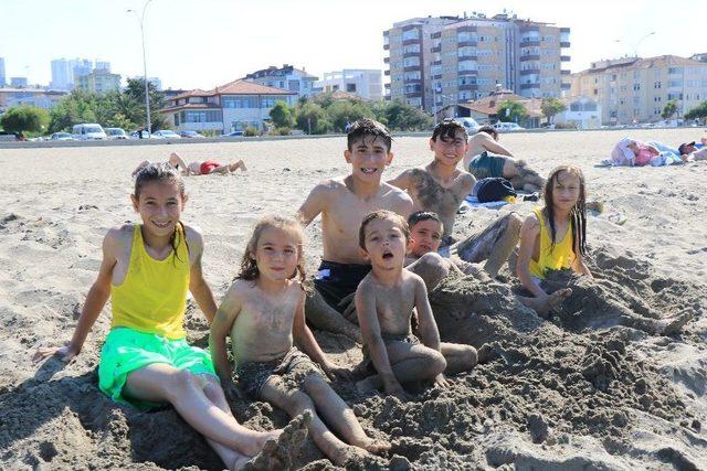 Türkiye’nin 4 Bir Yanından Gelen Turistler Samsun’da Denizin Tadını Çıkardı