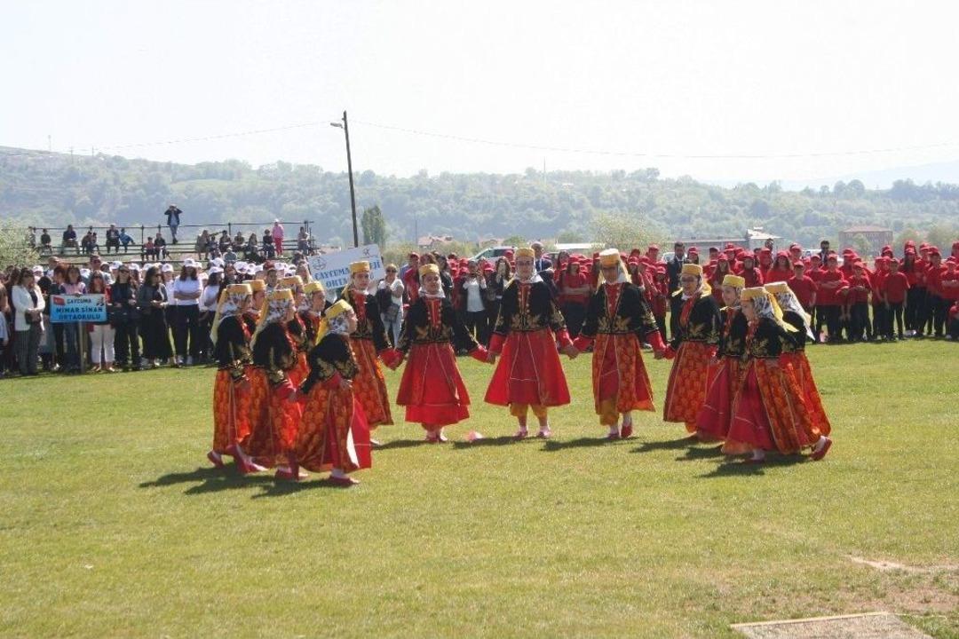 23 Nisan Ulusal Egemenlik Ve &Ccedil;ocuk Bayramı&rsquo;na&nbsp; &Ccedil;aycuma&rsquo;da Yoğun Katılım Oldu.