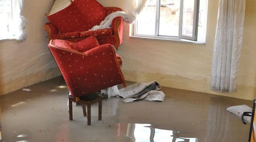 Denizli&rsquo;de Sağanak Yağmur Esareti