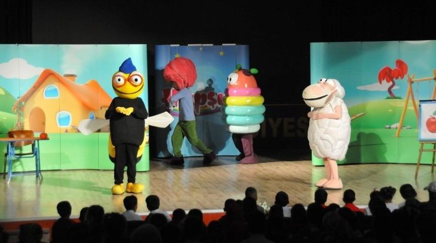 Akşehir Belediyesinden &Ccedil;ocuklara 23 Nisan S&uuml;rprizi