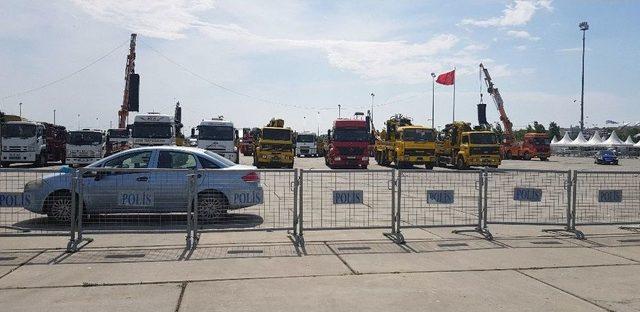 Yenikapı’da Miting Hazırlıkları Tamamlandı