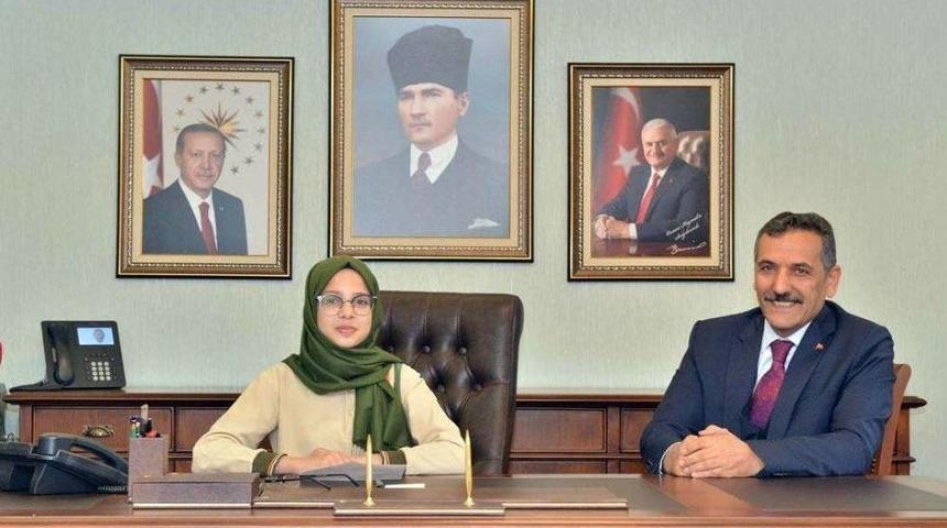 Vali Kaymak Makamını Zeynep Naz Uzun&rsquo;a Devretti