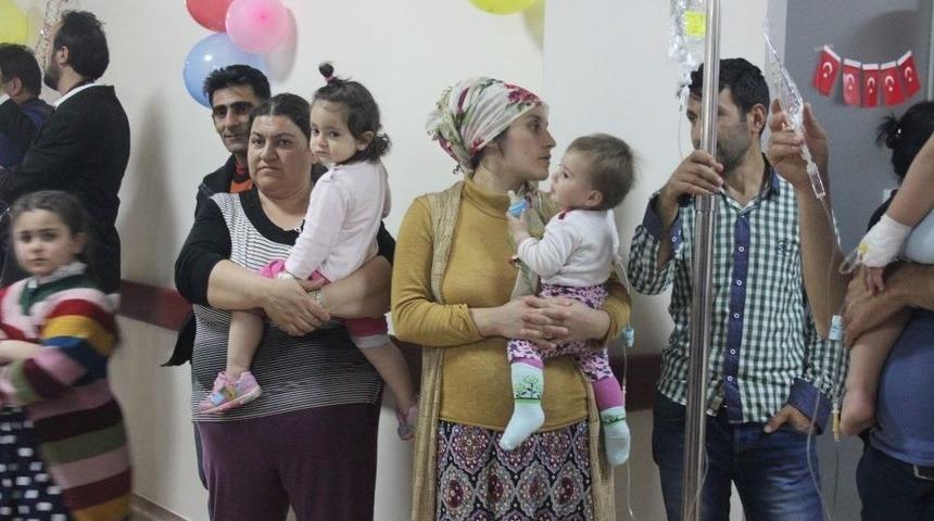 &Ccedil;ocuk Hastalar 23 Nisan&rsquo;ı Hastanede Kutladı