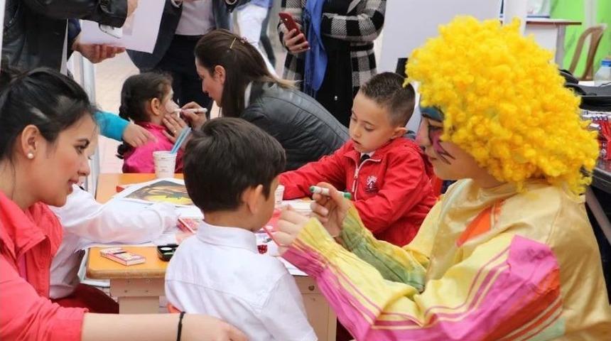 B&uuml;y&uuml;k Anadolu Hastanelerinden 23 Nisan Kutlaması