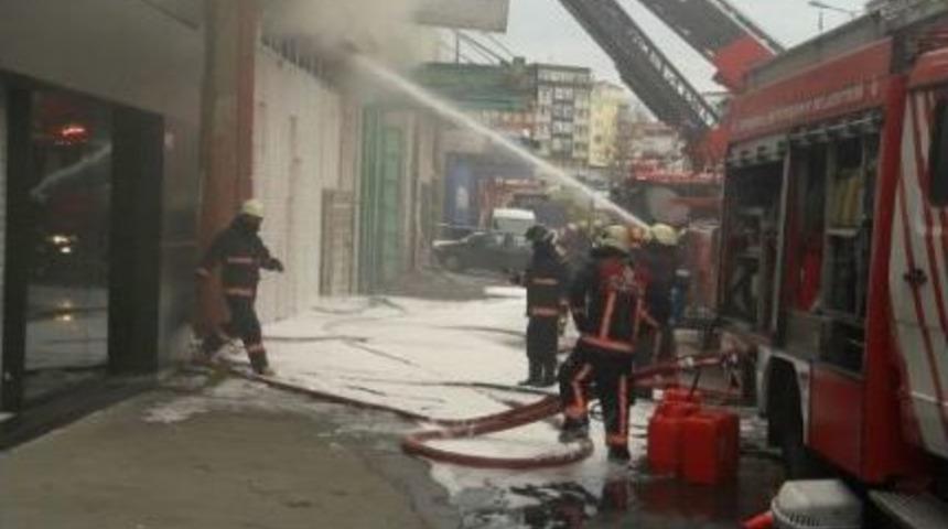 Zeytinburnu Demirciler Sanayi Sitesi&rsquo;nde Yangın